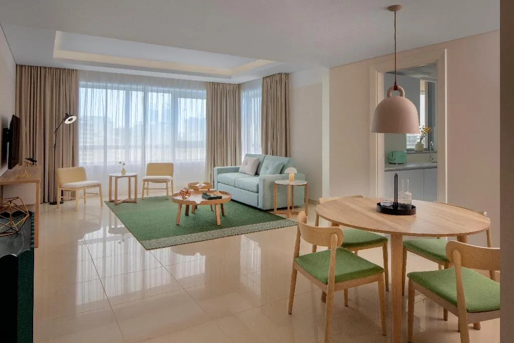 SUITE CITY VIEW KING BED Room, Staybridge Suites Dubai Internet City, Dubai