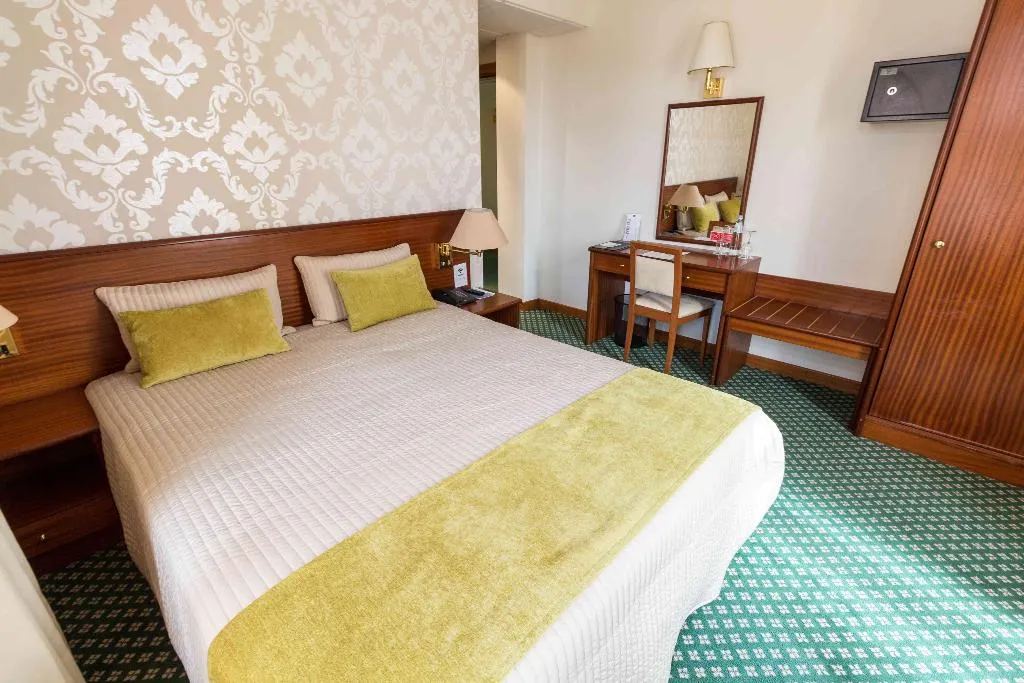 DOUBLE STANDARD Room, Eurosol Gouveia, Porto