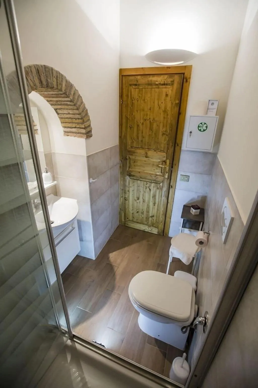 Room, Pettinary Village, Rome