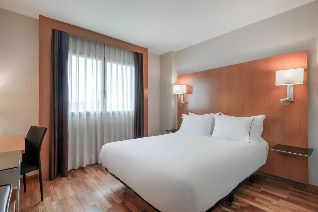DOUBLE QUEEN SIZE BED Room, AC Sevilla Forum, Seville