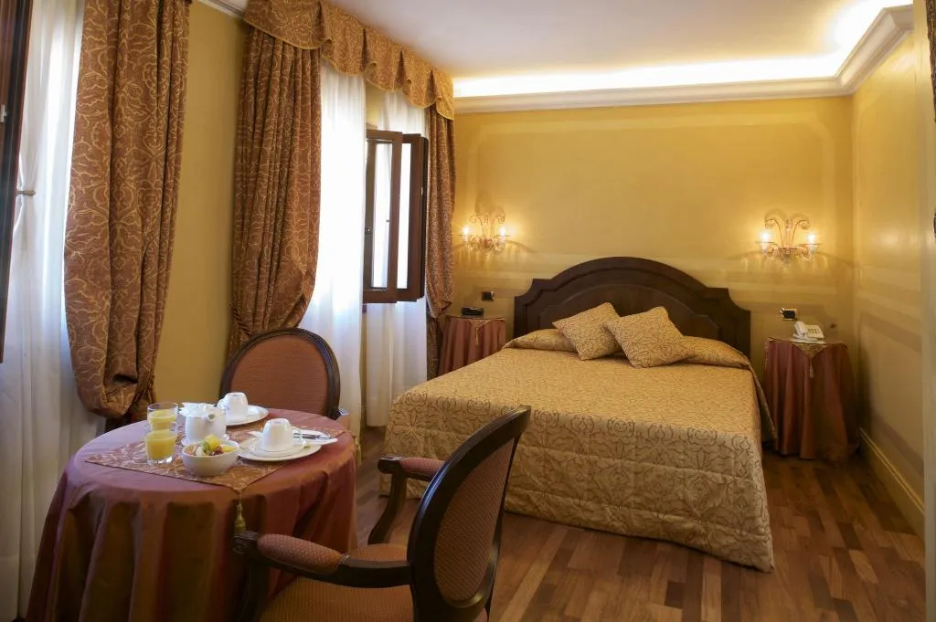 DOUBLE DELUXE Room, Al Codega, Venice