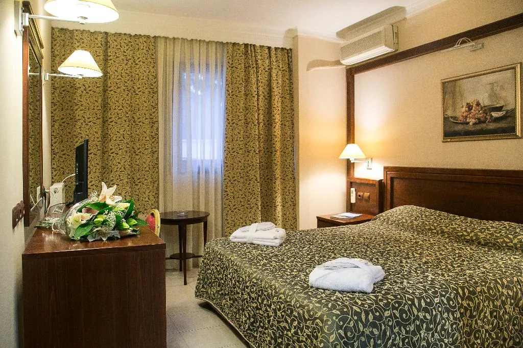 DOUBLE SINGLE USE ECONOMY Room, Avalon Airport Hotel Thessaloniki, Halkidiki