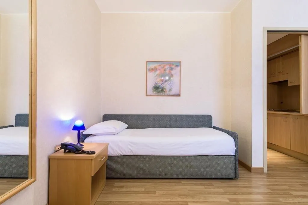 Room, Residence Cimarosa, Milan