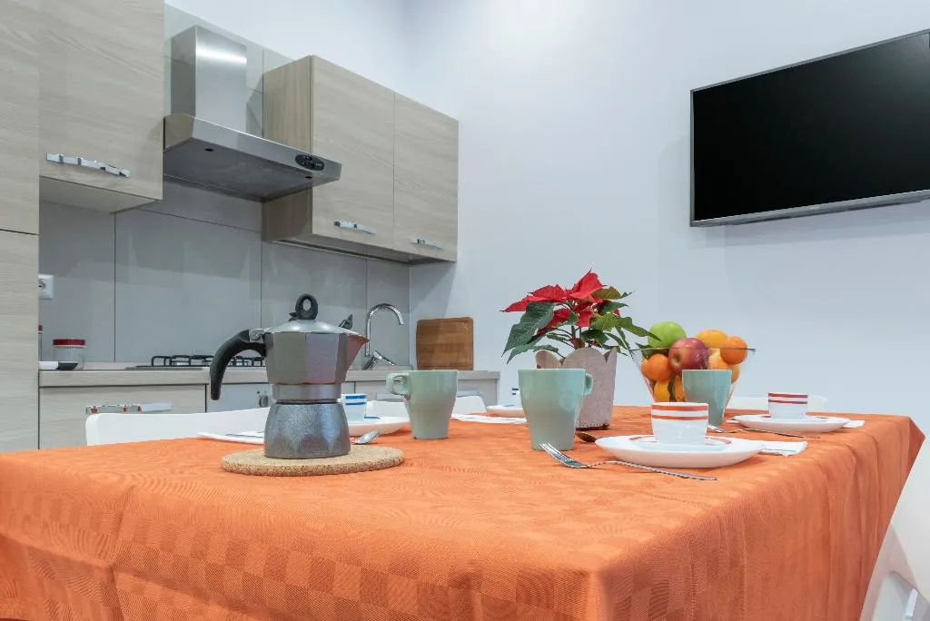 APARTMENT WITH BALCONY Room, Casina Rossa, Naples