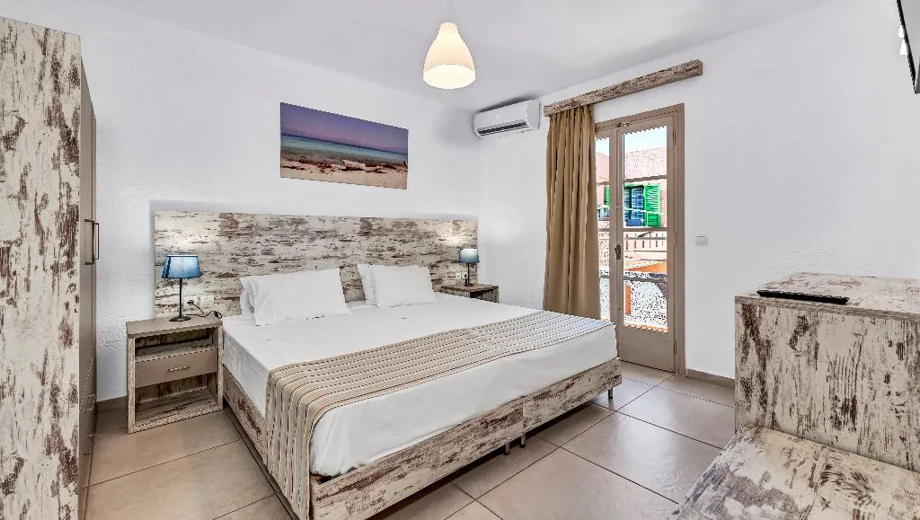JUNIOR SUITE CAPACITY 4 Room, Evina Rooms and Suites, Crete