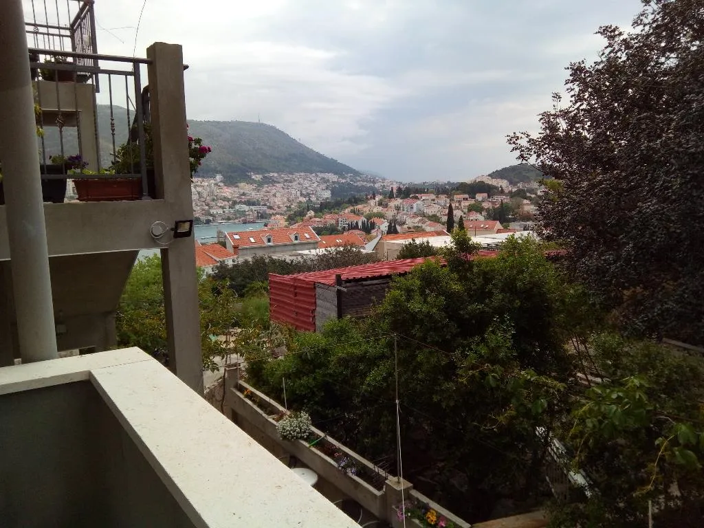APARTMENT WITH BALCONY Room, House Perone, Dubrovnik