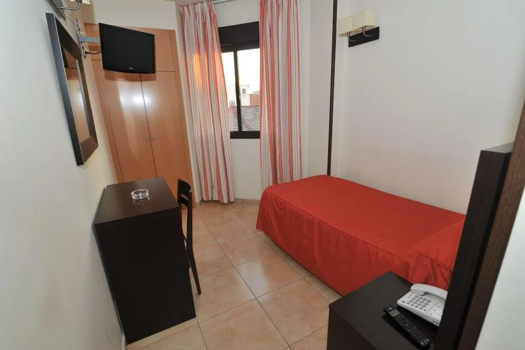 Room, Hostal Goyma Iii, Madrid