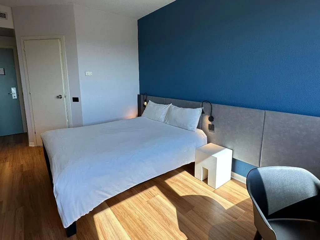 DOUBLE WITH DOUBLE BED Room, Ibis Roma Fiera, Rome