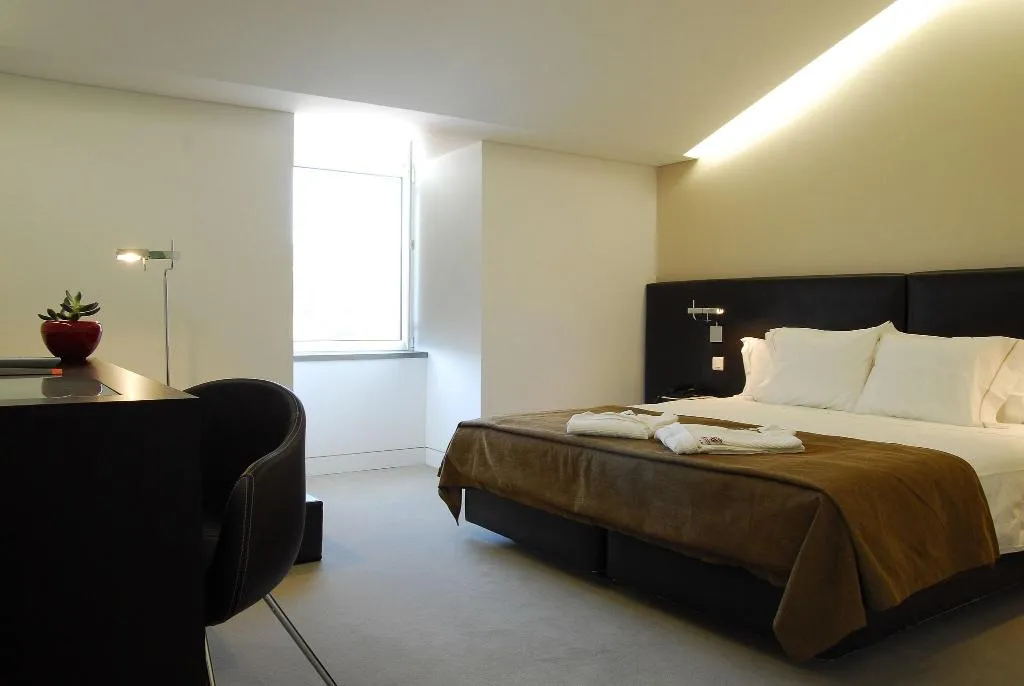 JUNIOR SUITE KING SIZE BED Room, Jerónimos 8, Lisbon
