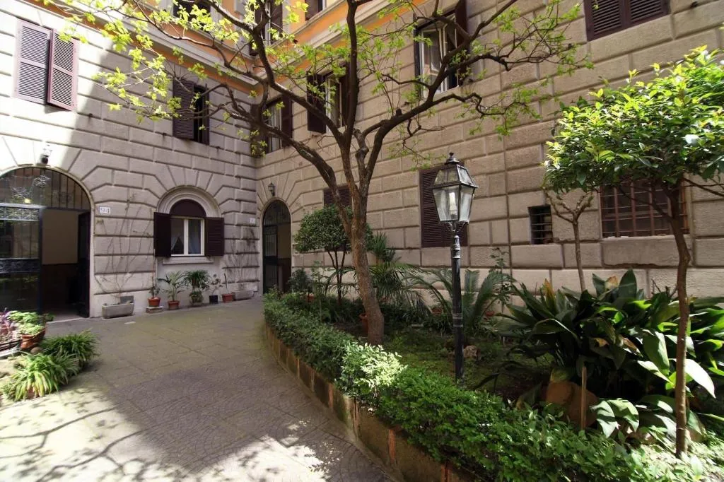 General view, Elegance, Naples