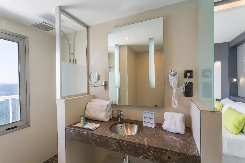 JUNIOR SUITE CAPACITY 2 WITH AIR CONDITIONING Room, Sirenis Hotel Tres Carabelas & SPA, Ibiza