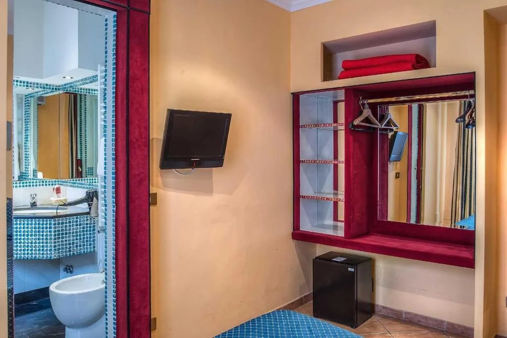 Room, Hotel Caracciolo, Naples