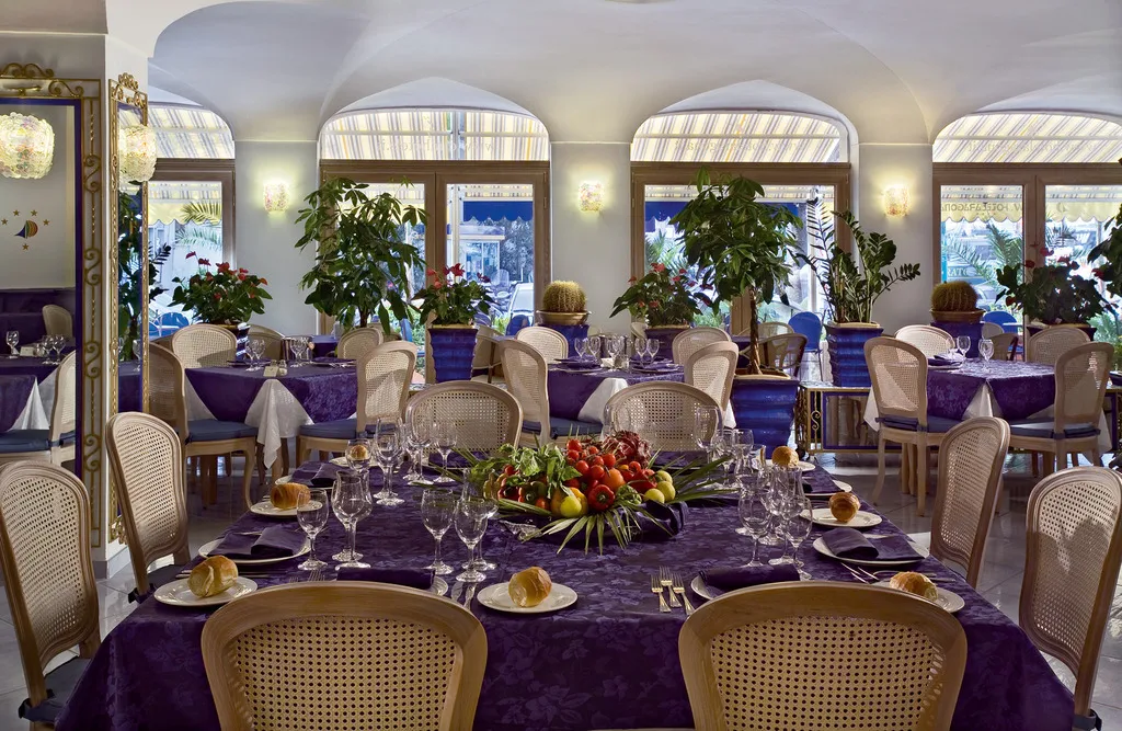 Restaurant, Aragona Palace Hotel, Naples