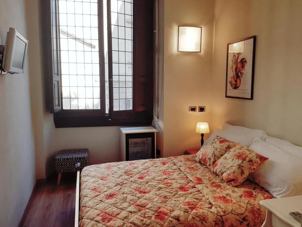Room, Lady Luna B&B, Florence