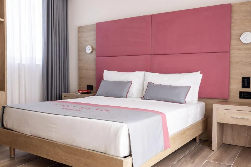 Room, C'est La Vie Boutik Swieqi, Malta
