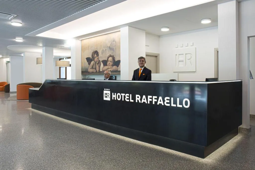 Lobby, Raffaello, Florence