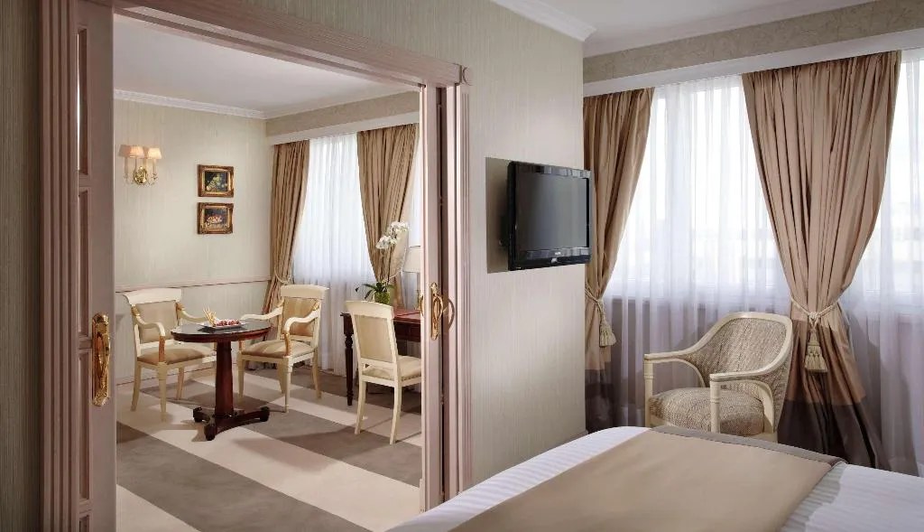 JUNIOR SUITE STANDARD Room, Melia Castilla, Madrid