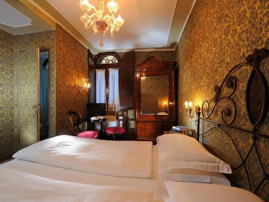 Room, Hotel Flora, Venice