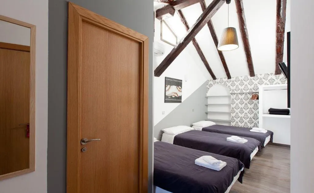 Room, Hostal Abril, Madrid