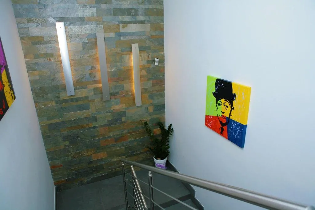 Lobby, Visagi, Naples
