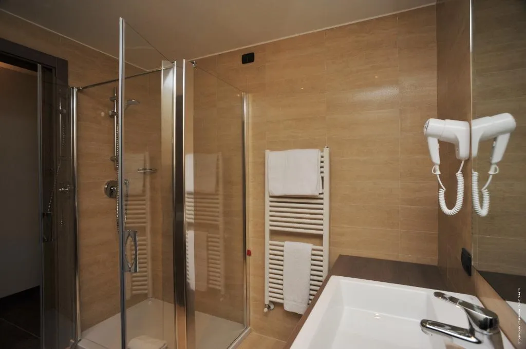 FAMILY ROOM CAPACITY 4 Room, Klima Hotel Milano Fiera, Milan