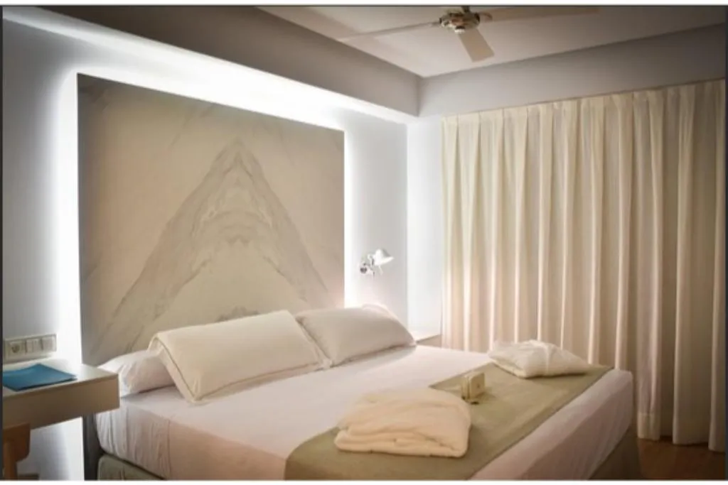 Room, Talayot, Majorca