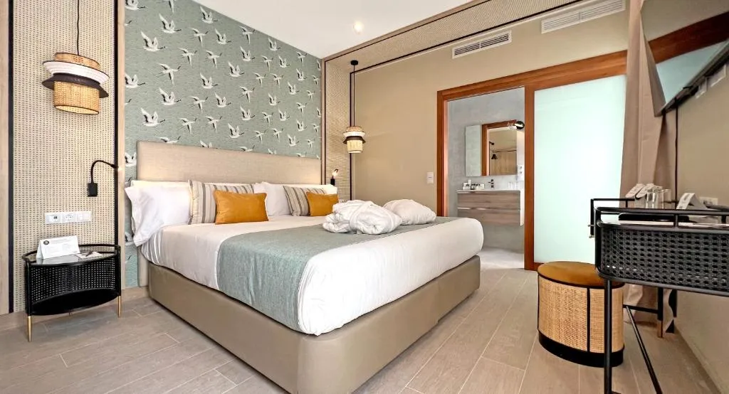 DOUBLE STANDARD Room, Soho Boutique Columela, Costa De La Luz