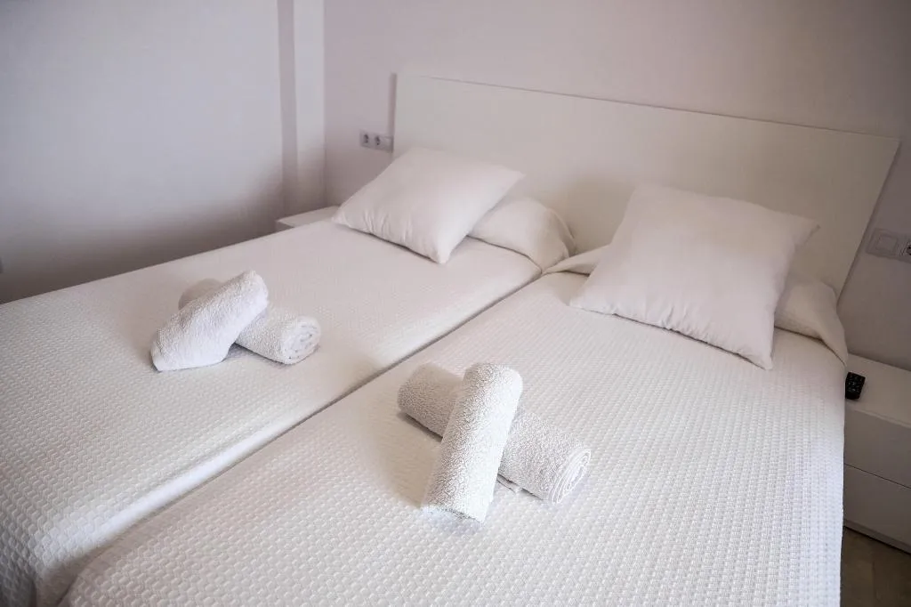 Room, S'Alamera Suites Hotel & Apartments, Ibiza