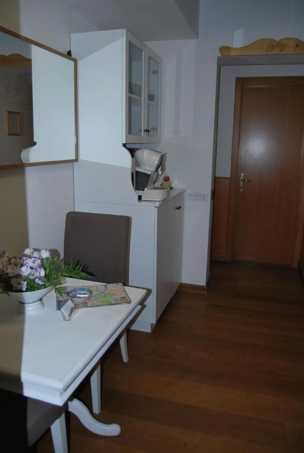 Room, Pettinary Village, Rome