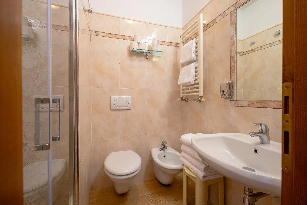 DOUBLE BASIC Room, Annabella Hotel Roof Terrace, Florence