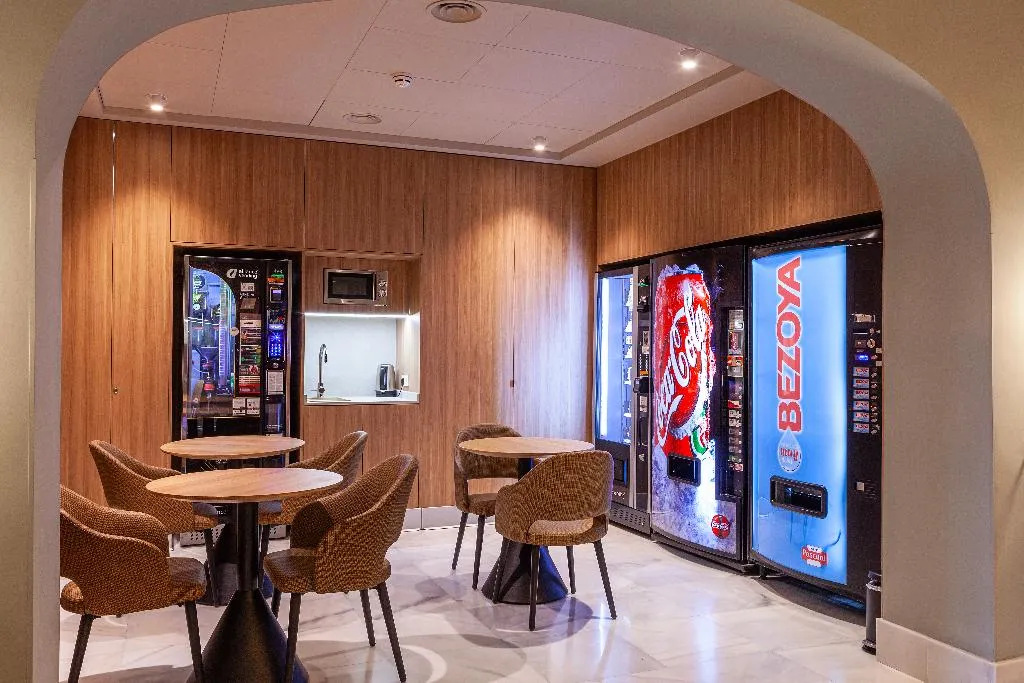 Lobby, Mediodia, Madrid