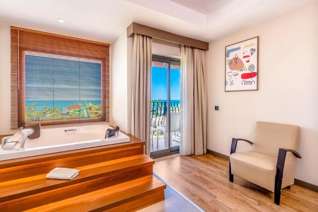 DOUBLE WITH JACUZZI Room, Belek Beach Resort, Antalya