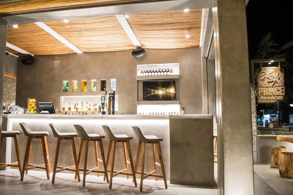 Bar, Makris Beach Hotel, Santorini