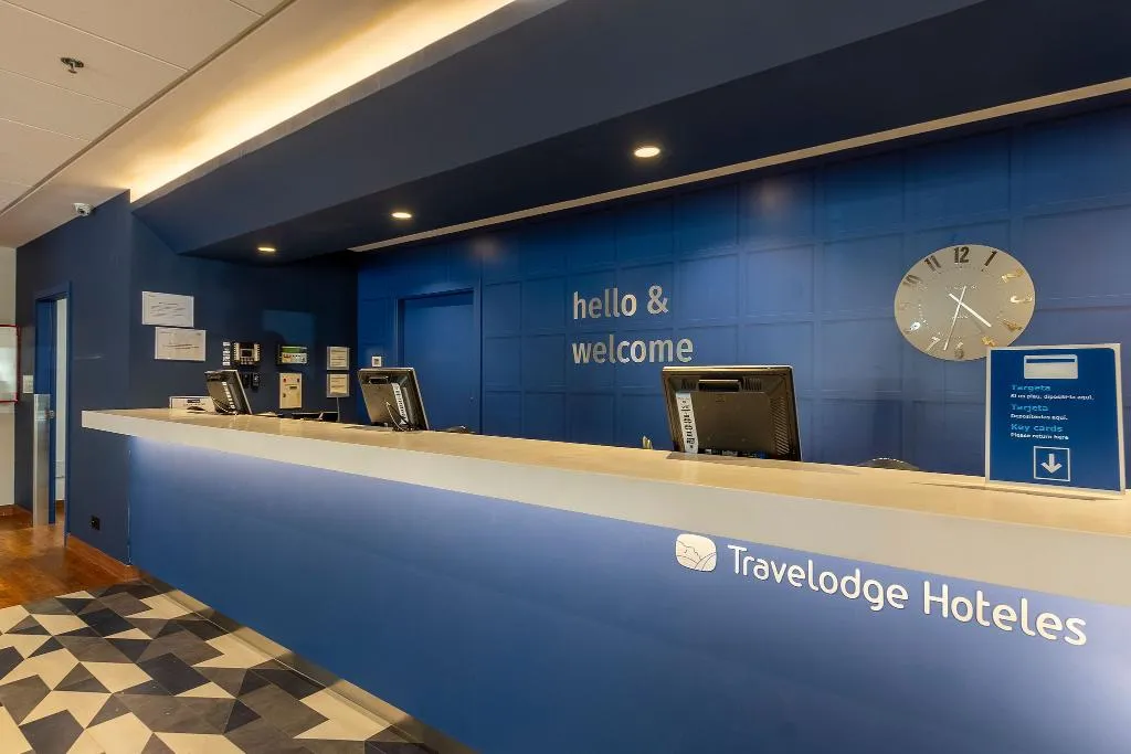 Lobby, Travelodge Barcelona Poblenou, Barcelona