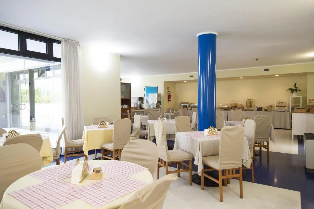 Restaurant, iH Hotels Milano Blu Visconti, Milan