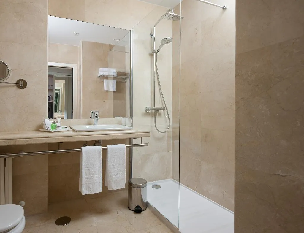 DOUBLE SUPERIOR Room, NH Collection Madrid Abascal, Madrid