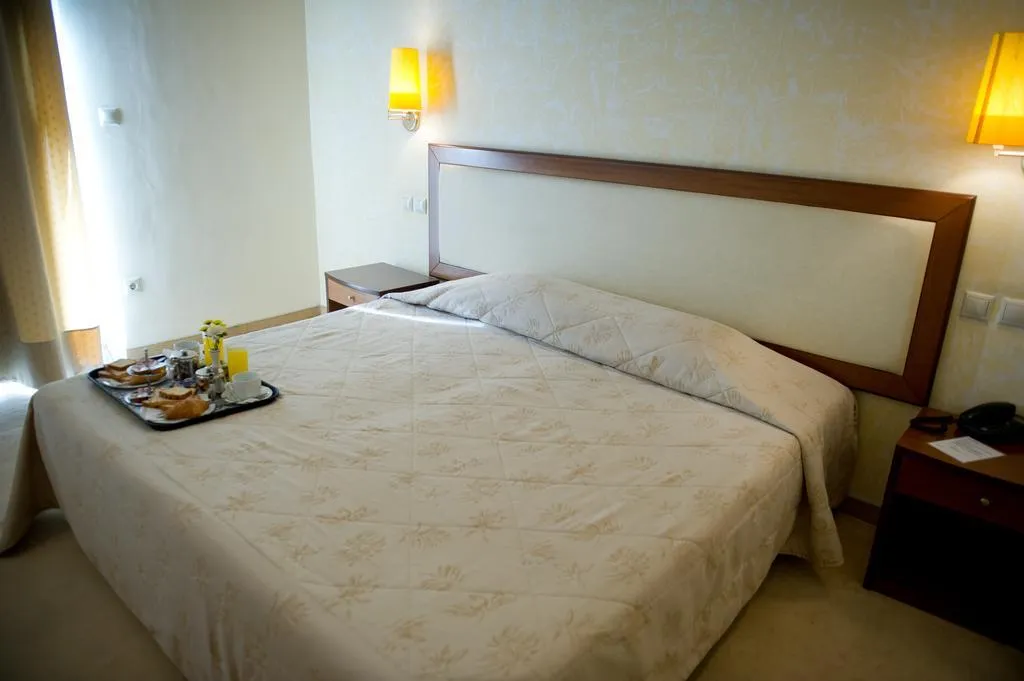 TRIPLE STANDARD Room, Four Seasons, Athens