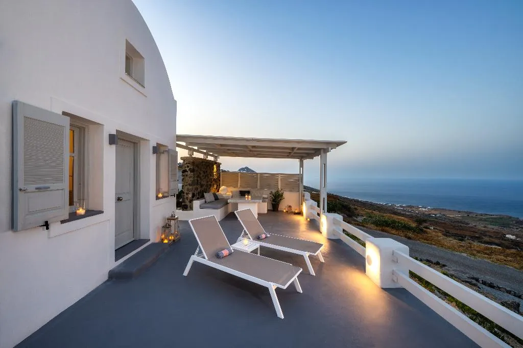 VILLA DELUXE WITH JACUZZI Room, Siete Mares Luxury Suites, Santorini