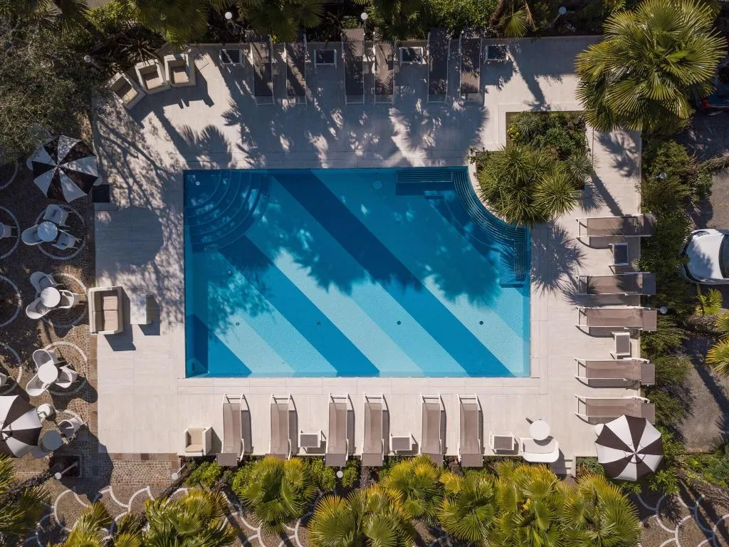 Pool, Hotel Garda, Milan