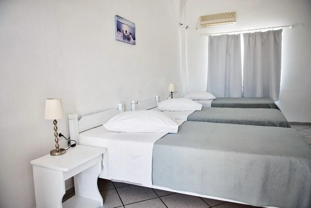TRIPLE POOL VIEW Room, Caldera View Resort-Adults only, Santorini