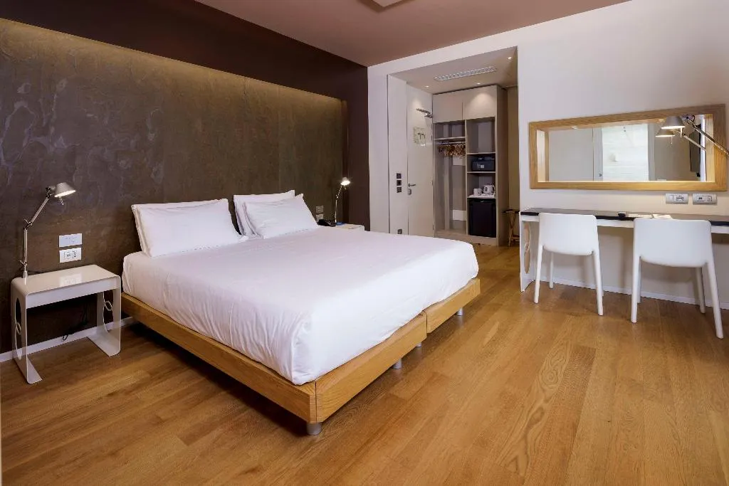 DOUBLE SUPERIOR QUEEN BED Room, Best Western Plus Hotel Bologna, Venice