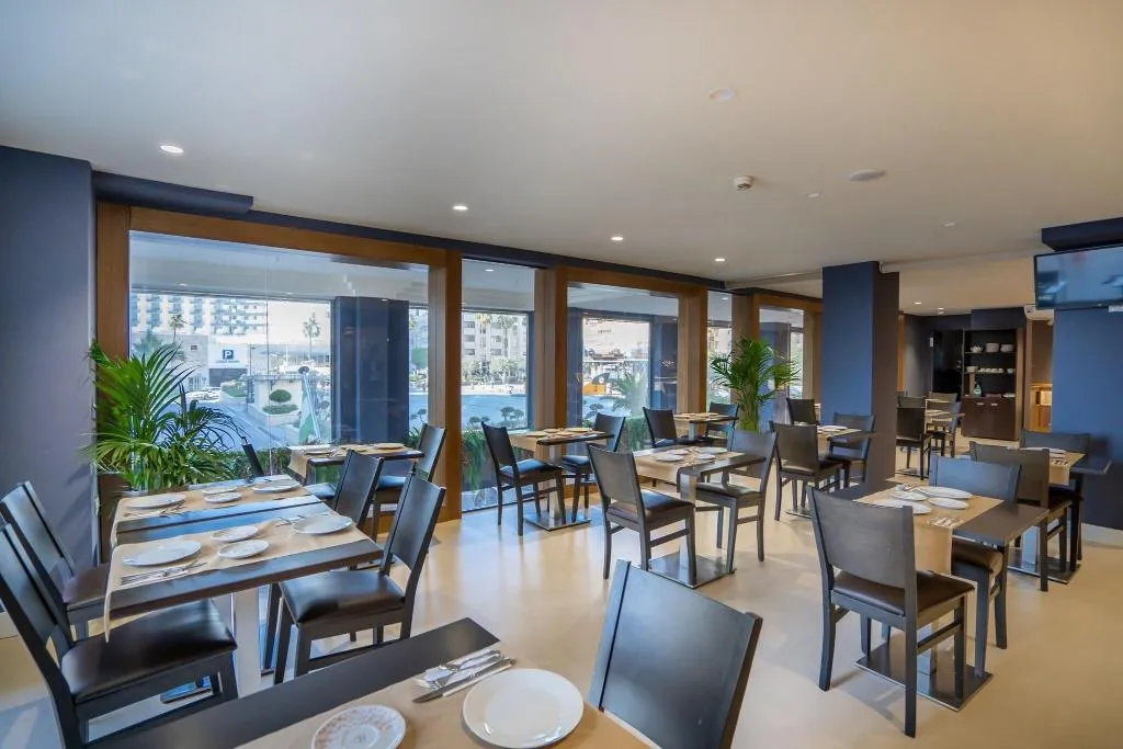 Restaurant, Cadiz Plaza affiliated by Senator, Costa De La Luz