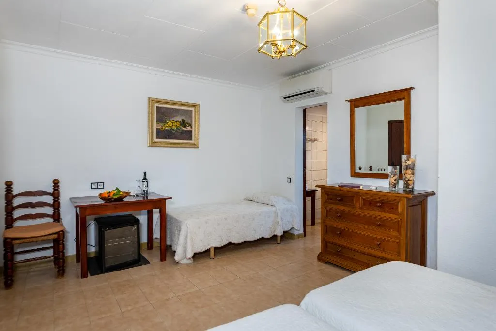 TRIPLE STANDARD Room, Hotel Rural Predio Son Serra, Majorca