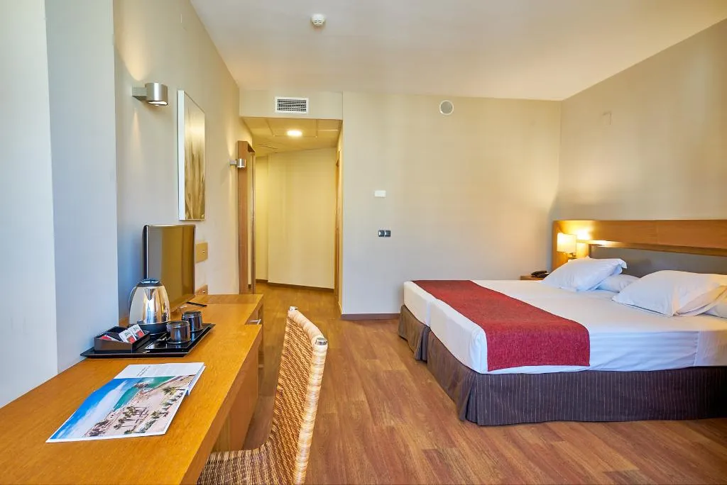 TRIPLE STANDARD Room, Guadalmedina, Costa Del Sol