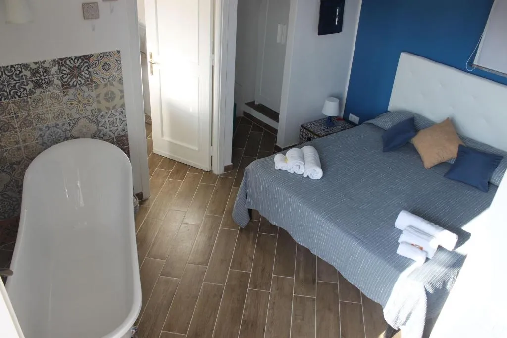 Room, Suite De La Rosa, Palermo