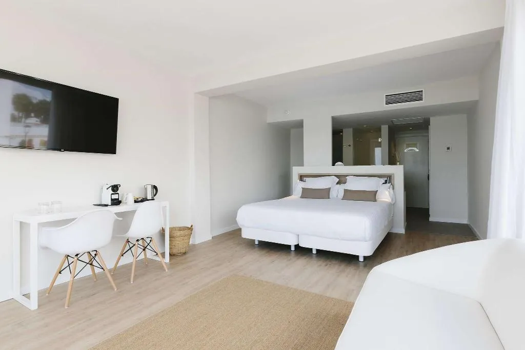 JUNIOR SUITE SEA VIEW Room, AluaSoul Ibiza, Ibiza