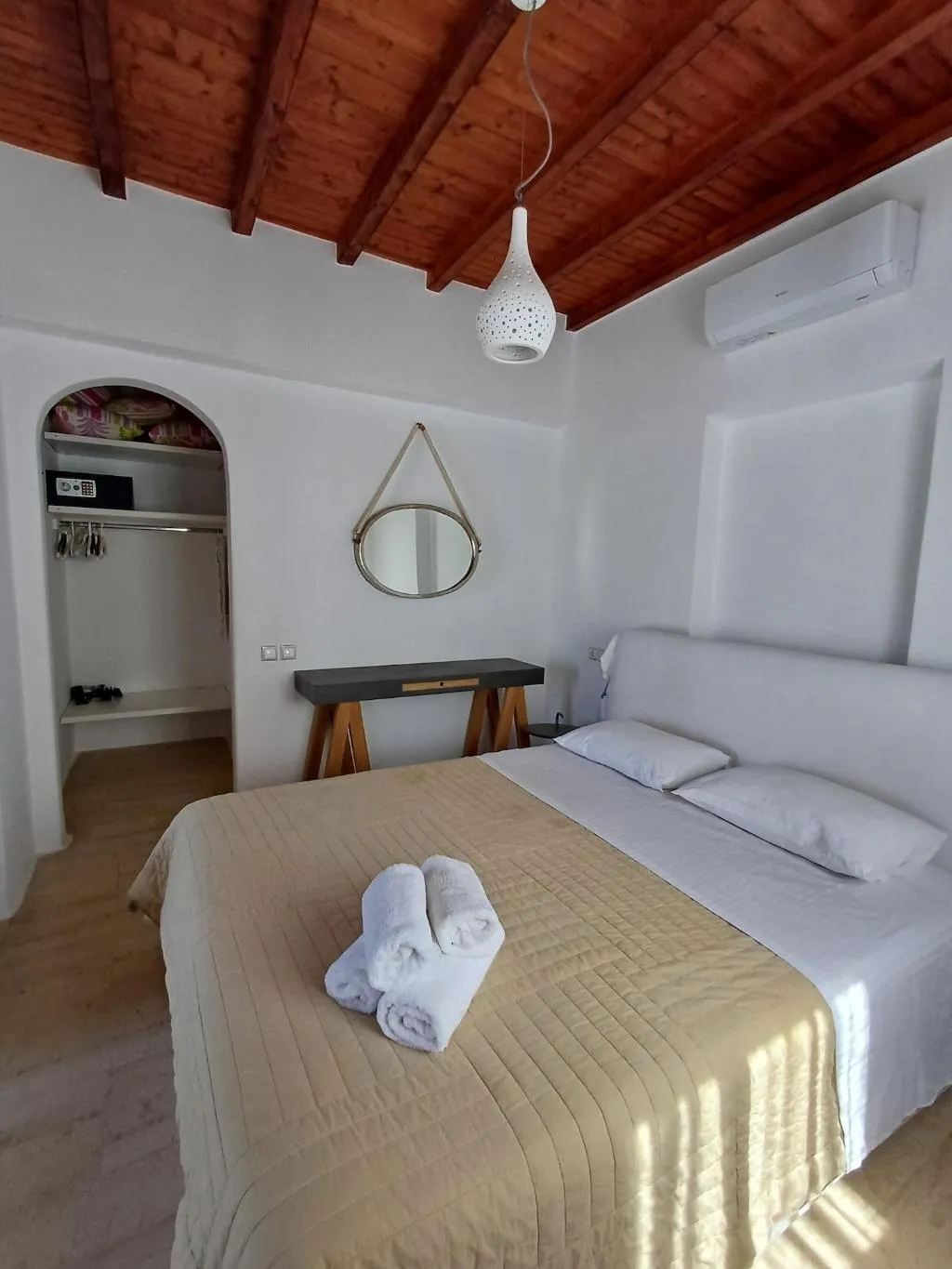 Room, Manos Rooms, Mykonos