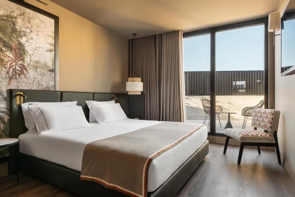 JUNIOR SUITE STANDARD Room, Dorma Essenzia Porto, Porto