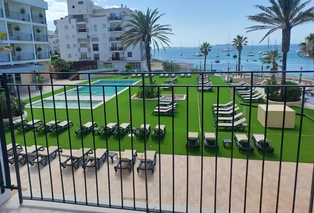 Pool, Blau Park, Ibiza