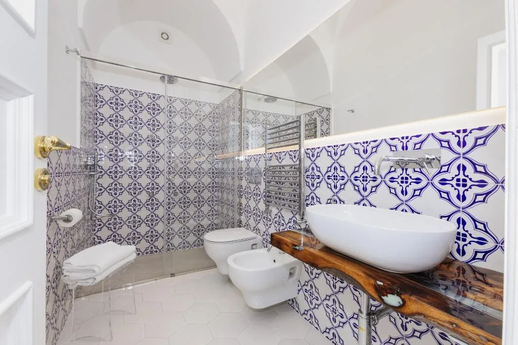 Room, La Bizantina, Naples